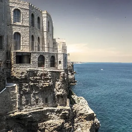 Nico Polignano a Mare